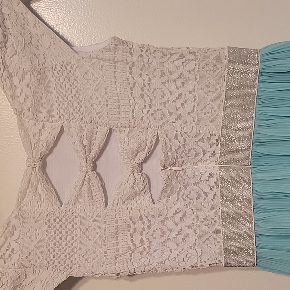 Cute formal knee length dress - Picture 4 of 5